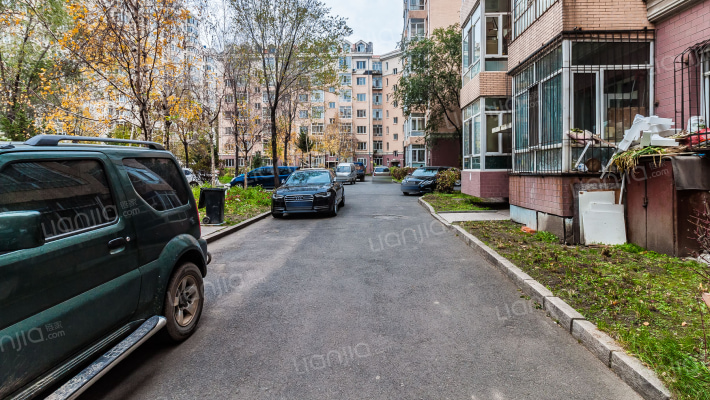 泰山小区外景图