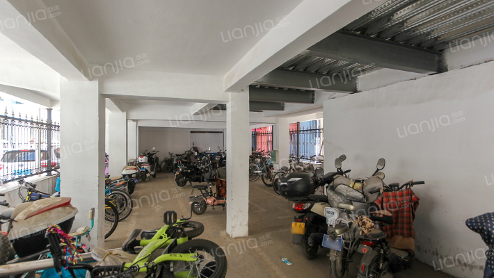 绿化队宿舍外景图