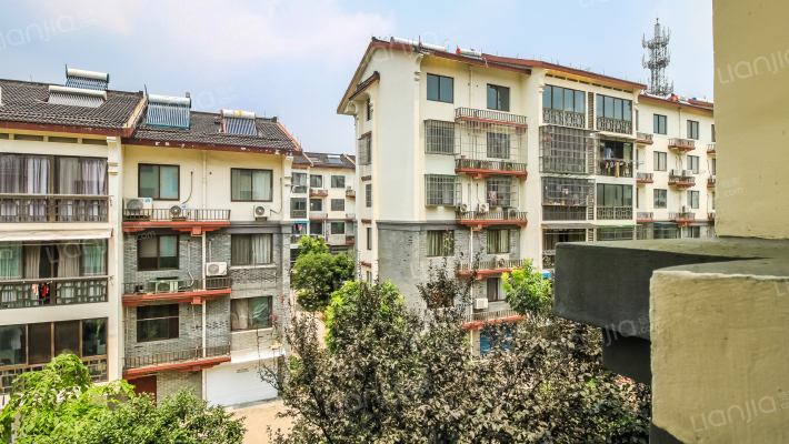 秋涛苑小区外景图