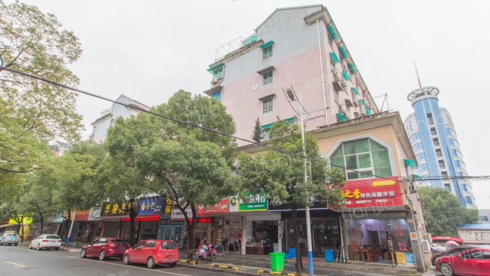 三江路35住宅楼外景图