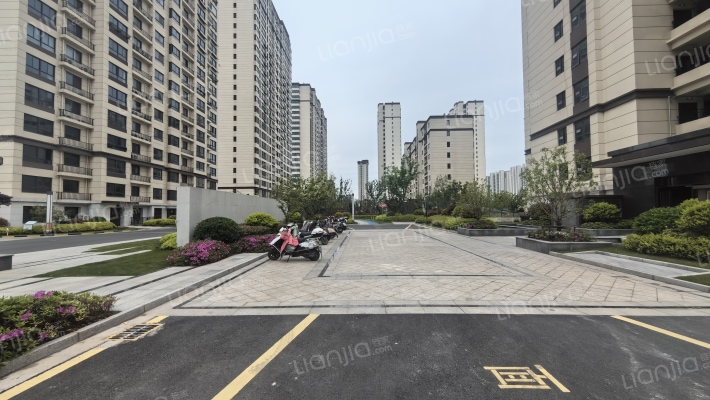 伊顿蓝庭外景图