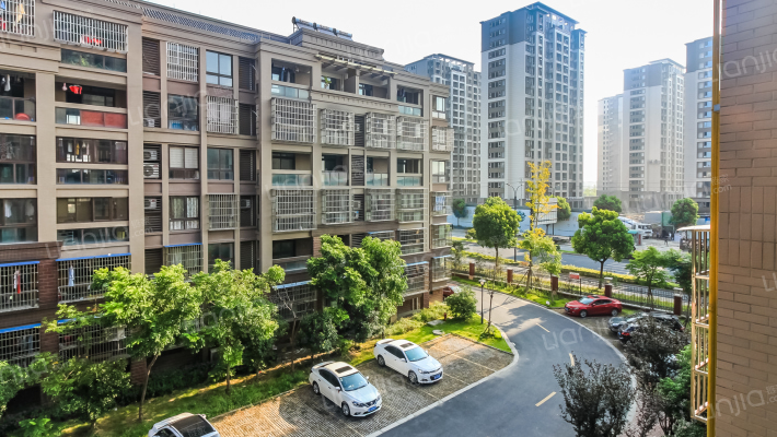 石雪公寓南区外景图