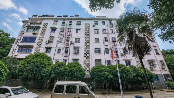 江西财大附中外景图