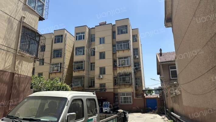 幸福街12号甲院外景图