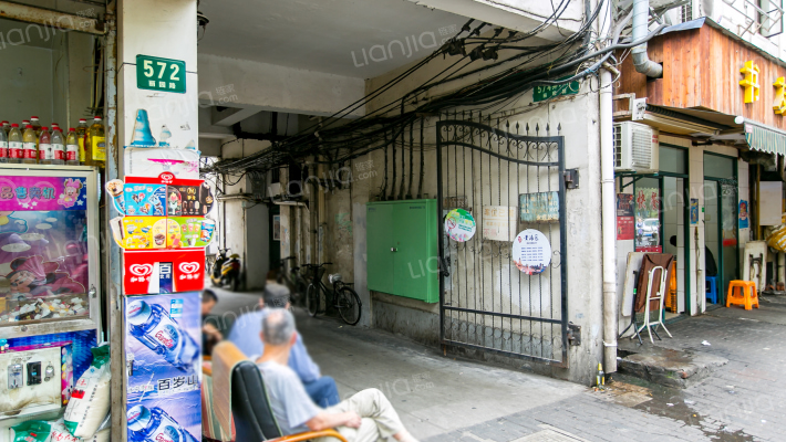 丽一小区外景图