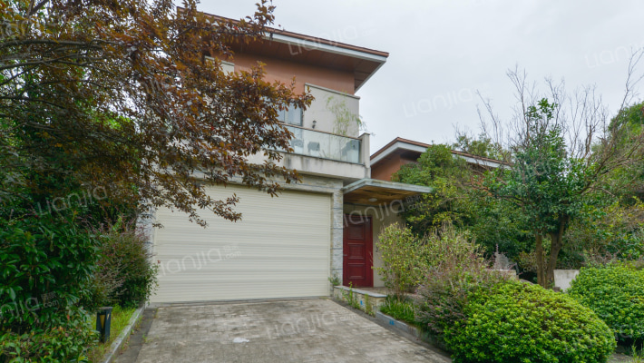 元一高尔夫别墅一期外景图