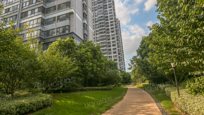 圆融广场公馆外景图