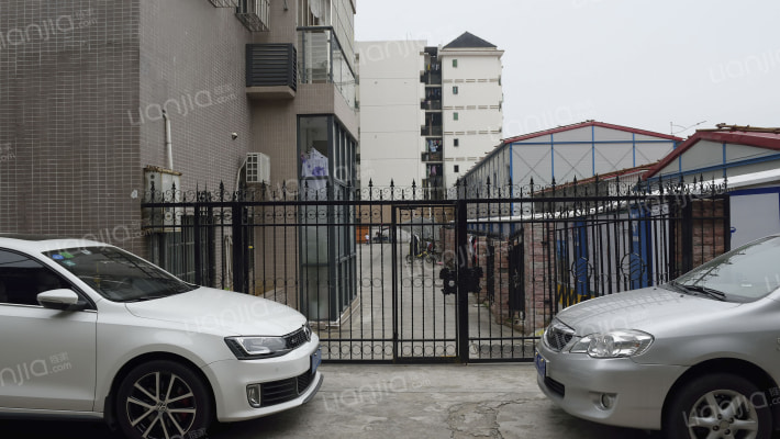 三环宿舍外景图