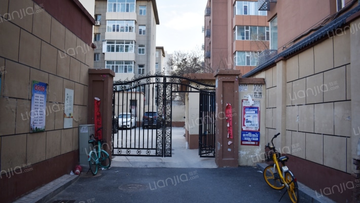 艺校宿舍外景图