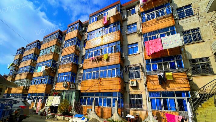 市政建筑公司宿舍楼外景图