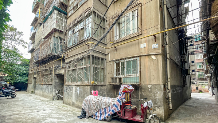 外贸纺织品进出口家属院外景图