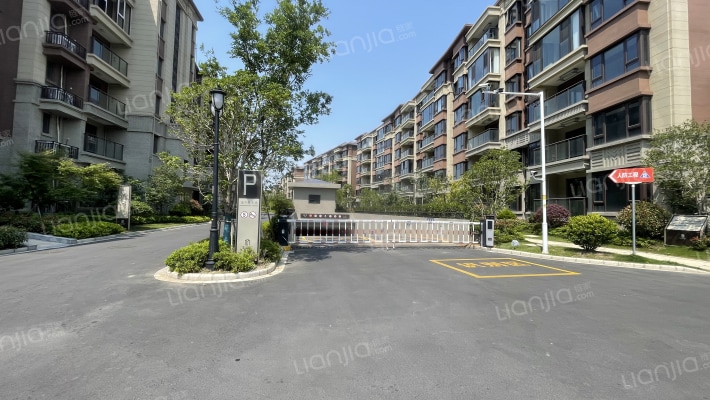 珺睿华庭外景图