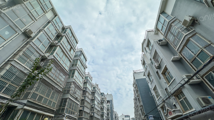 名仕达公寓外景图