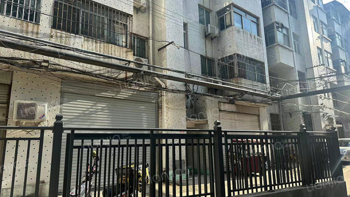 市妇幼保健院宿舍外景图