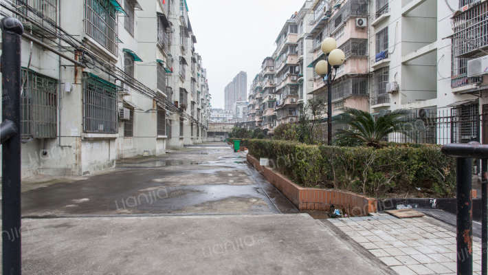 康建公寓外景图