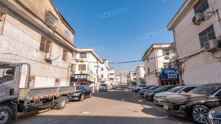 新世纪装饰城外景图