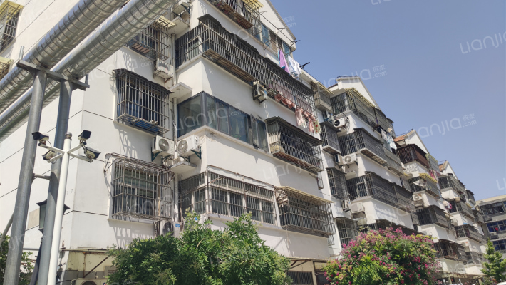 农机公司家属楼外景图