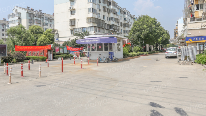 滨河东城外景图