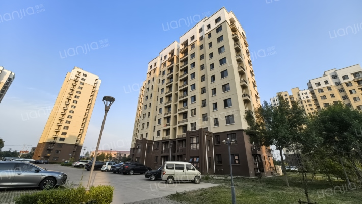 龙润花园外景图