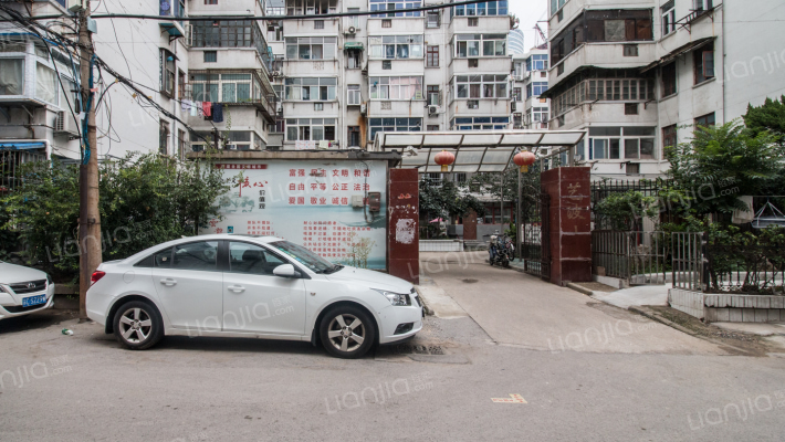 艺波小区外景图