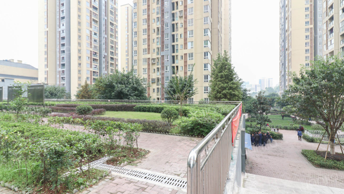 万有广场外景图