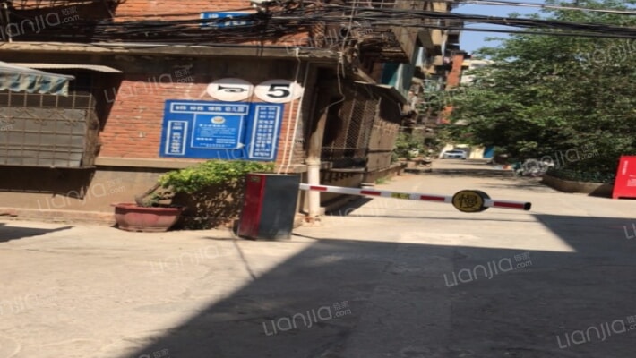 白塔路住宅小区外景图