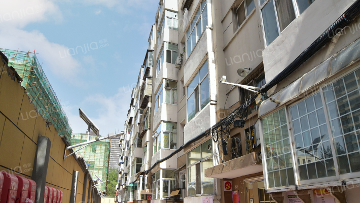 党校宿舍外景图