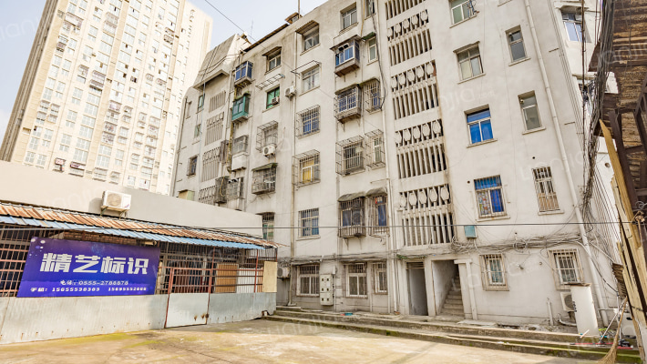 解放路67号外景图