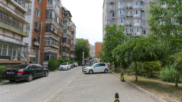 重华西里小区外景图