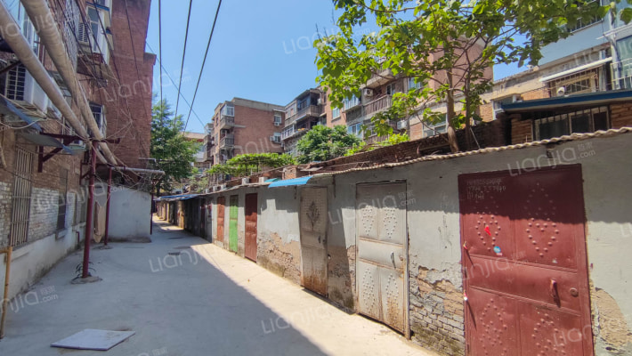 城西商场外景图