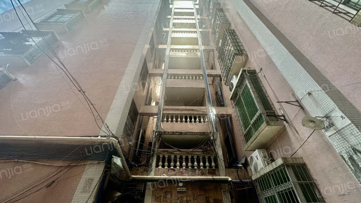 桂华楼小区外景图