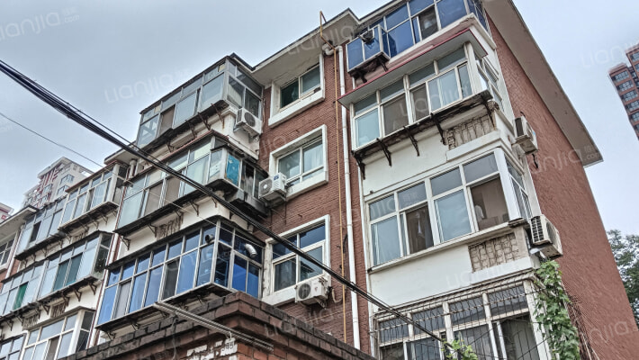 市丝绸厂外景图