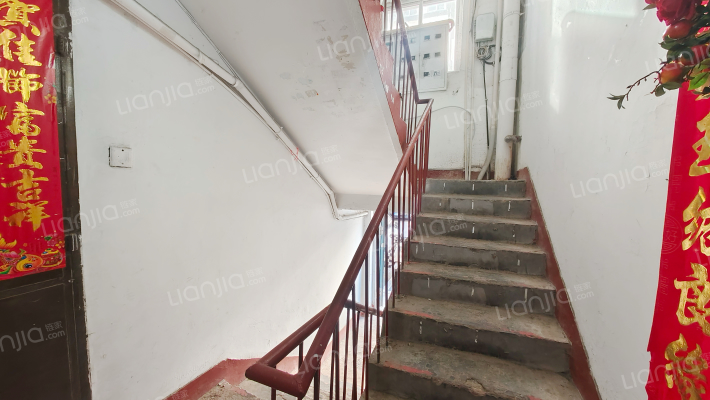 林业局宿舍外景图