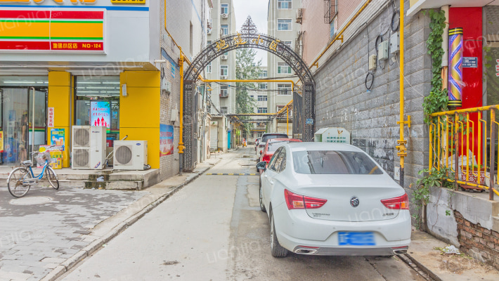 地建小区外景图