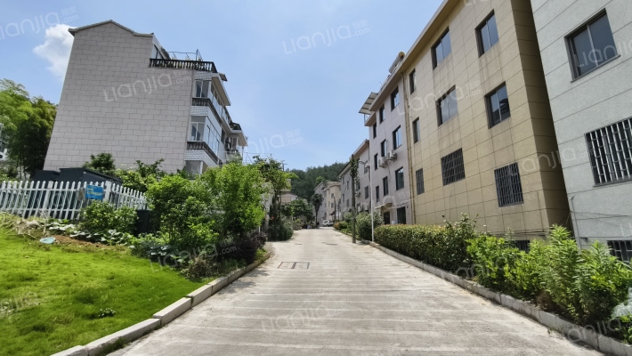 卧龙新村外景图