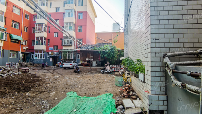 成成中学宿舍外景图