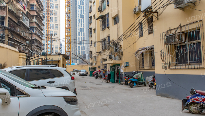 西陈庄中街85号院外景图