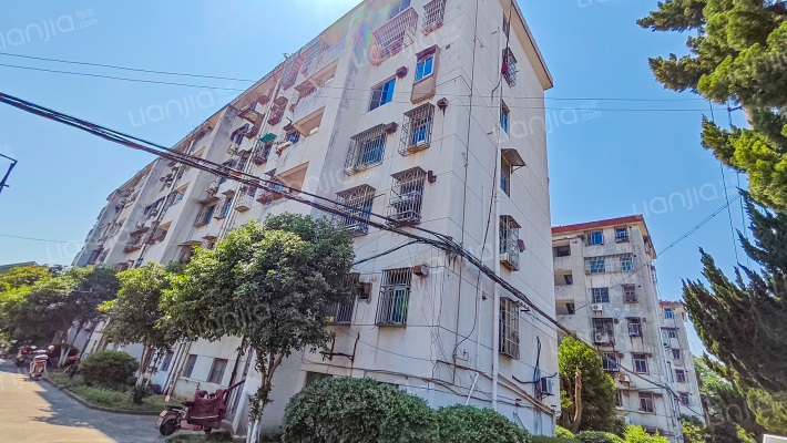 民丰三村外景图