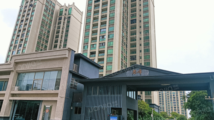 中嘉景峰苑外景图