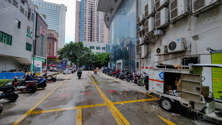 世贸中心外景图