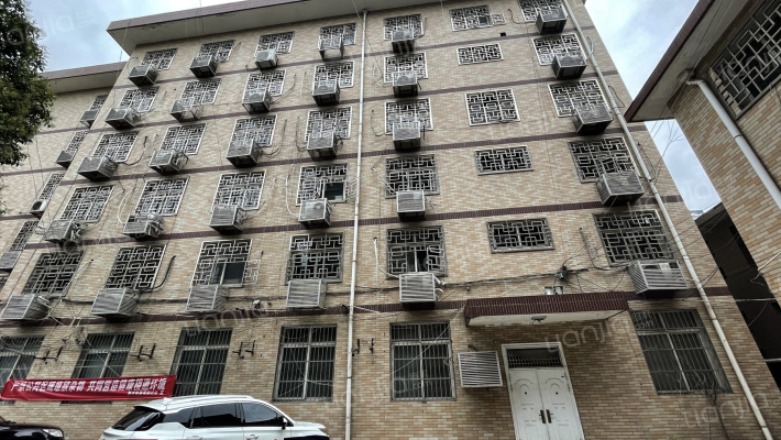 西安市安全生产宣传教育中心家属院外景图