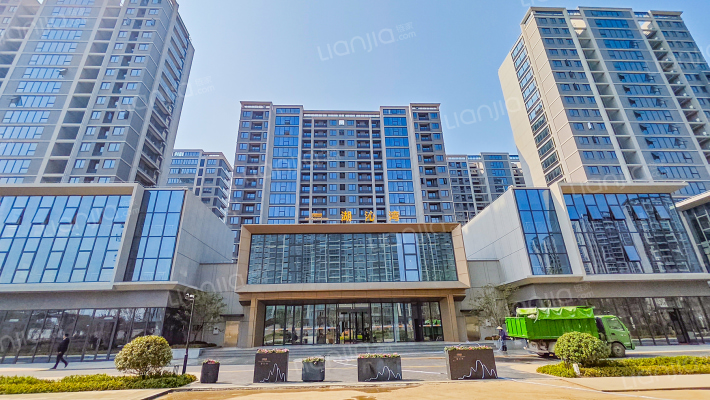 科大湖沁湾外景图