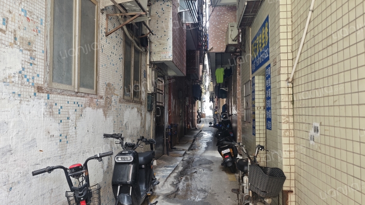 白沙堡西头巷外景图