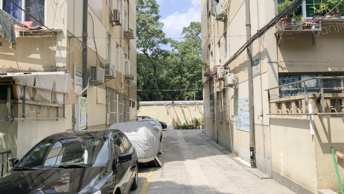 解龙小区外景图