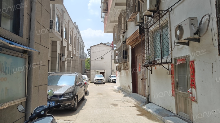 沿河公寓外景图