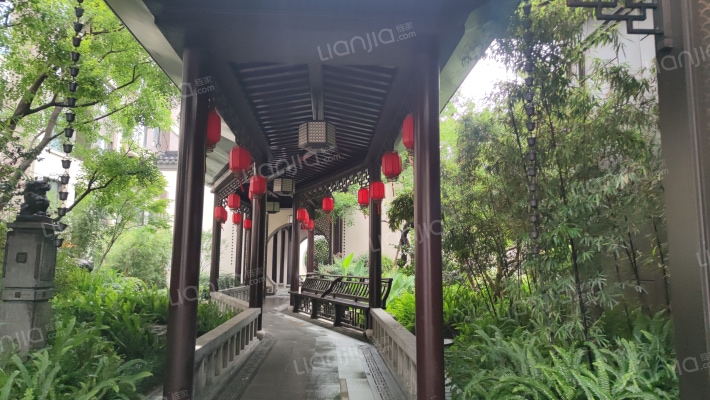 建发央著外景图