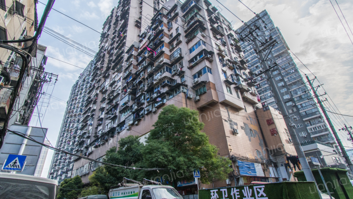 楚丰阁大楼外景图