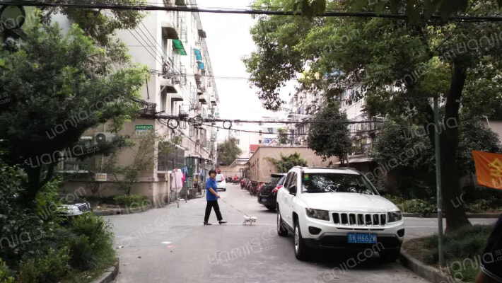 佳木斯路208弄外景图