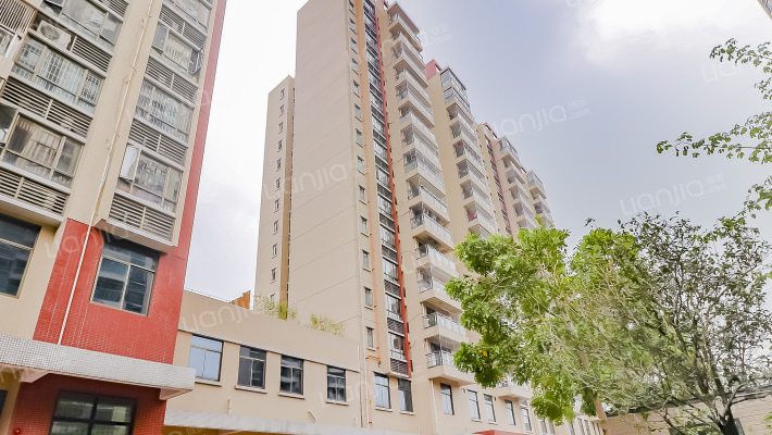 丽水蓝天外景图