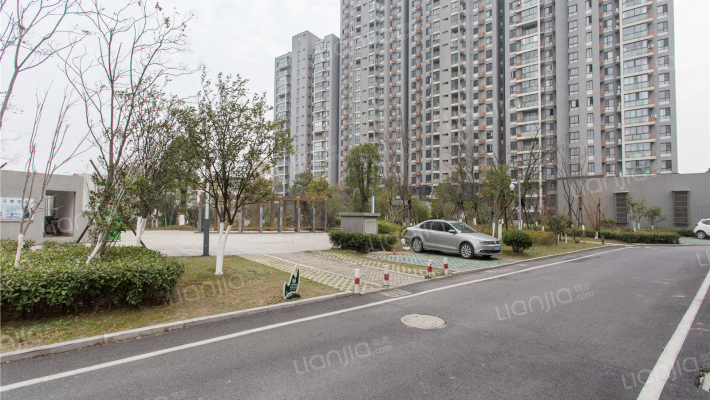 东湖一品外景图